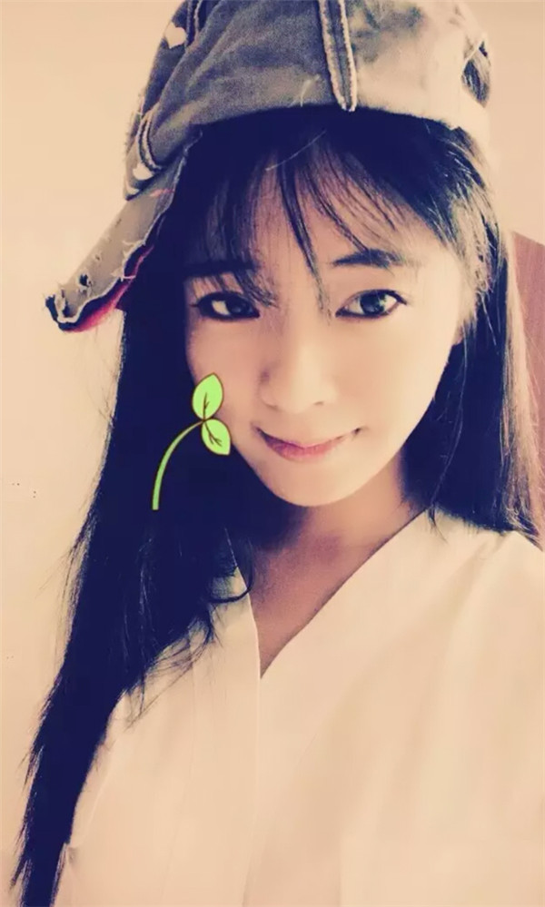 哇塞!没想到自体脂肪填充脸部的果这么神奇,做了之后朋友们都说我回到高中的时候,哈哈哈好开心呀,给你们看看我的变美照片嘻嘻~~~~